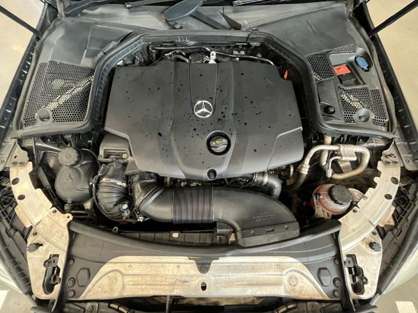 2018-Mercedes-Benz-C-Class-C-220-Bluetec-AMG-Line-Auto image:12