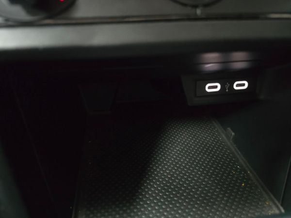 2025-Volkswagen-Polo-10-TSI image:8