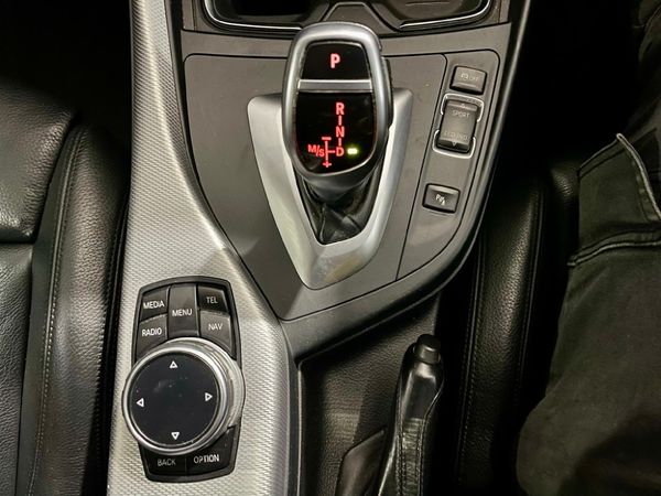 2014-BMW-2-Series-M235i-Coupe-Auto image:9
