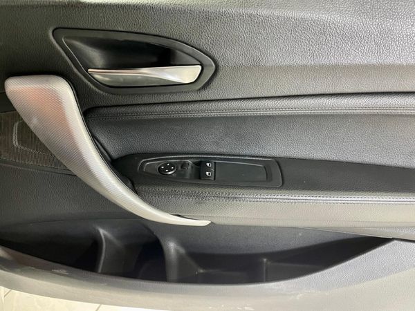 2014-BMW-2-Series-M235i-Coupe-Auto image:10