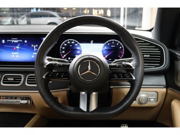 2025-Mercedes-Benz-GLS-580-4Matic-AMG-Line image:10