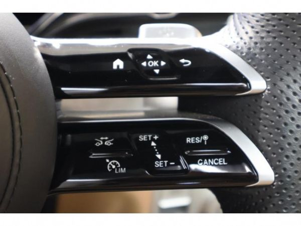 2025-Mercedes-Benz-GLS-580-4Matic-AMG-Line image:12