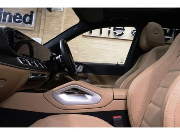 2025-Mercedes-Benz-GLS-580-4Matic-AMG-Line image:17