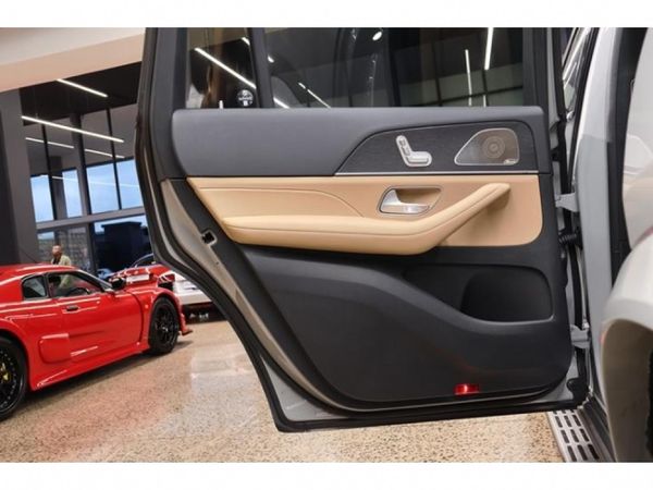 2025-Mercedes-Benz-GLS-580-4Matic-AMG-Line image:20
