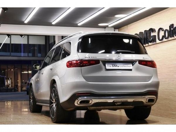 2025-Mercedes-Benz-GLS-580-4Matic-AMG-Line image:3