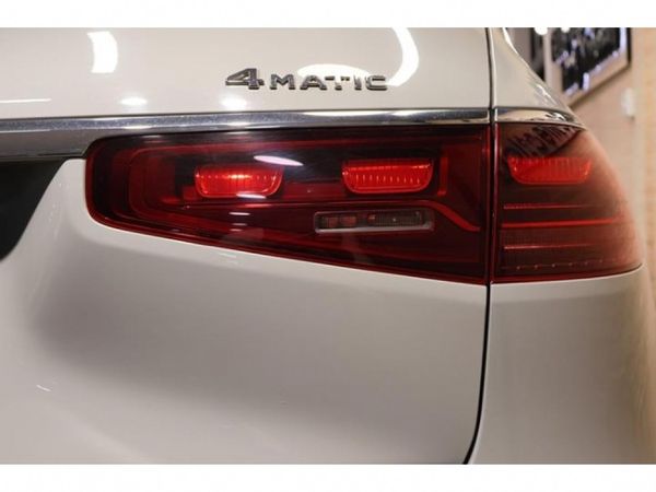 2025-Mercedes-Benz-GLS-580-4Matic-AMG-Line image:7