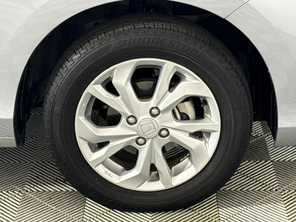 2023-Honda-Amaze-12-Trend image:3