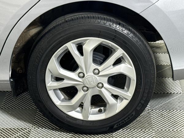 2023-Honda-Amaze-12-Trend image:6