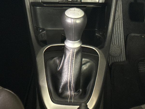 2024-Kia-Picanto-10-LX-Manual image:10
