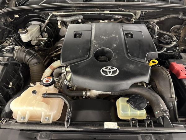 2019-Toyota-Hilux-24-GD-6-Raised-Body-SRX-Auto-Extended-Cab image:9