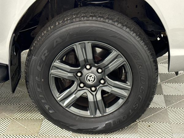 2019-Toyota-Hilux-24-GD-6-Raised-Body-SRX-Auto-Extended-Cab image:2