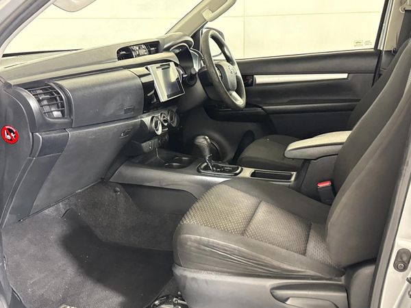 2019-Toyota-Hilux-24-GD-6-Raised-Body-SRX-Auto-Extended-Cab image:6