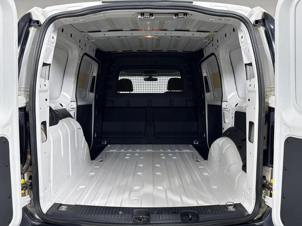 2023-Volkswagen-Caddy-Cargo-20-TDI-81kw-Panel-Van image:11