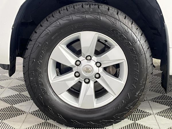2021-Toyota-Land-Cruiser-Prado-28-GD-TX-Auto image:4