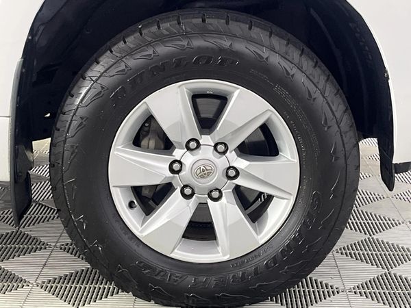 2021-Toyota-Land-Cruiser-Prado-28-GD-TX-Auto image:5
