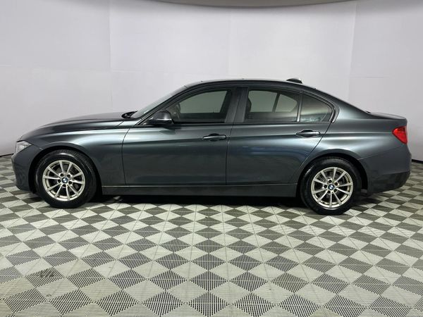 2015-BMW-3-Series-320i-Auto image:18
