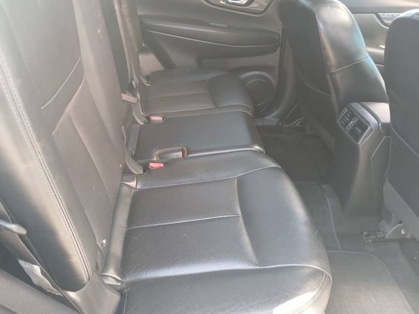 2019-Nissan-X-Trail-25-Tekna-4x4-Auto-7-seat image:7