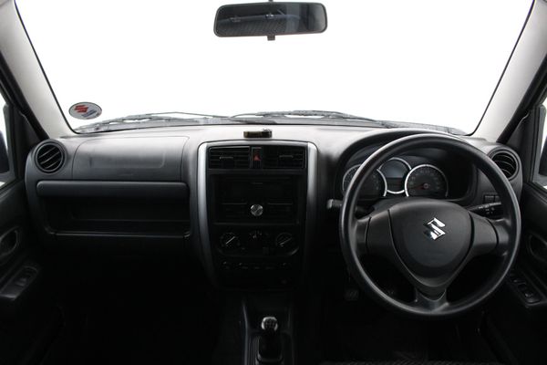 2018-Suzuki-Jimny-13 image:1