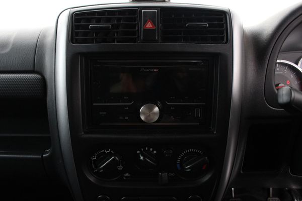 2018-Suzuki-Jimny-13 image:3