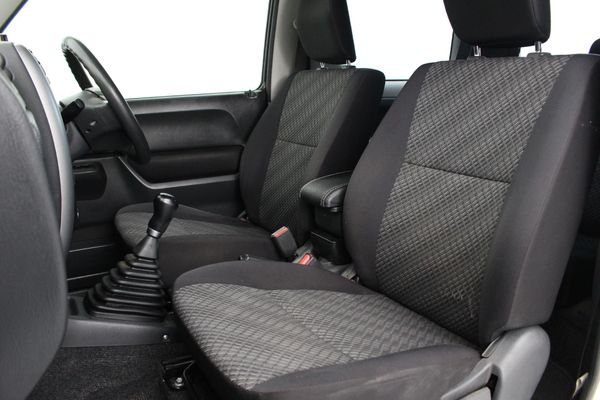 2018-Suzuki-Jimny-13 image:8