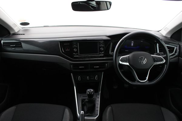 2023-Volkswagen-Polo-10-TSI-Life image:1