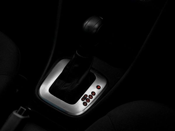 2024-Volkswagen-Polo-Vivo-16-Comfortline-Auto-5-dr image:3
