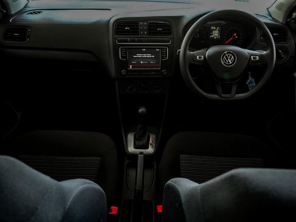 2024-Volkswagen-Polo-Vivo-16-Comfortline-Auto-5-dr image:4