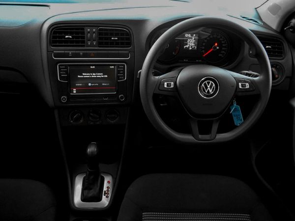 2024-Volkswagen-Polo-Vivo-16-Comfortline-Auto-5-dr image:6