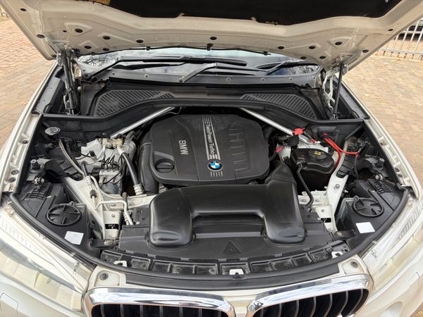 2014-BMW-X5-xDrive30d-M-Sport-Auto image:10