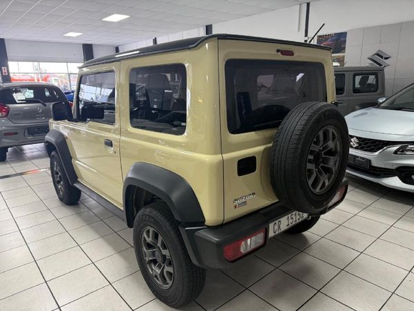 2022-Suzuki-Jimny-15-GL image:2