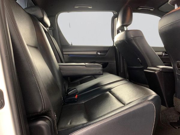 2022-Toyota-Hilux-28-GD-6-Raised-Body-Legend-RS-Auto-Double-Cab image:15