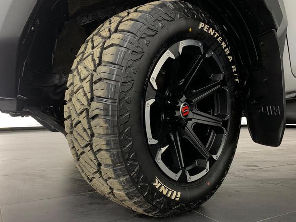 2022-Toyota-Hilux-28-GD-6-Raised-Body-Legend-RS-Auto-Double-Cab image:19