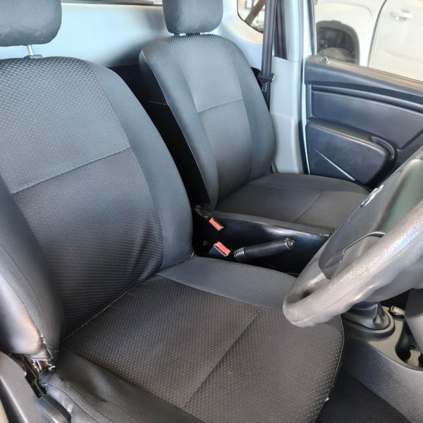 2023-Nissan-NP200-16-AC-Safety-Pack image:9