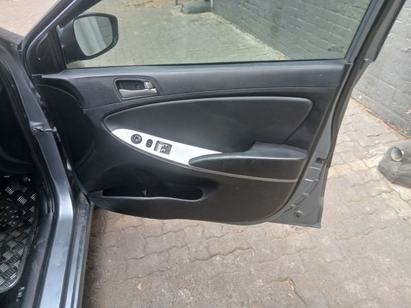 2020-Hyundai-Accent-16-GLS-Fluid image:9