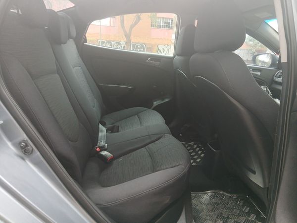 2020-Hyundai-Accent-16-GLS-Fluid image:12