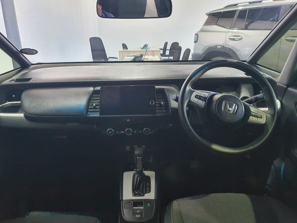 2024-Honda-Fit-15-Elegance-CVT image:10