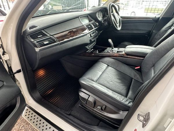 2010-BMW-X5-xDrive30d-Exclusive-Auto image:7