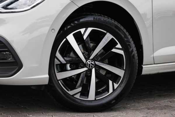 2026-Volkswagen-Polo-10-TSI-Life image:2