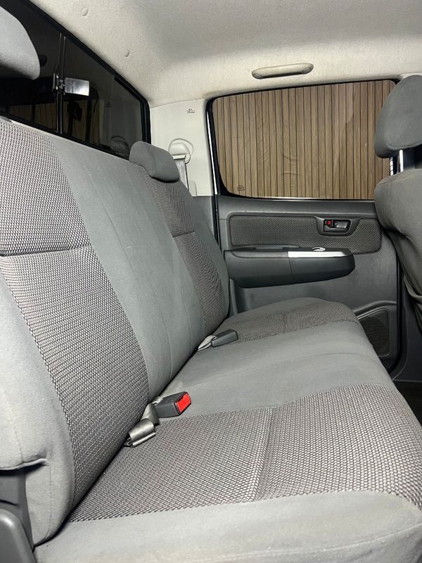 2012-Toyota-Hilux-27-VVTI-Raider image:3