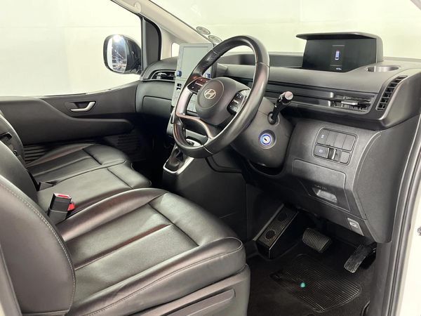 2024-Hyundai-Staria-22d-Executive-Auto image:9