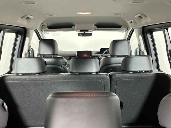 2024-Hyundai-Staria-22d-Executive-Auto image:14