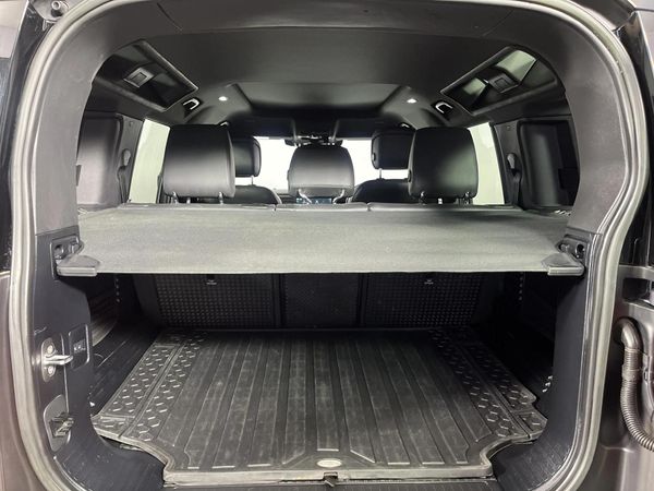 2023-Land-Rover-Defender-110-D300-HSE-X-Dynamic image:13