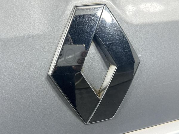 2017-Renault-Captur-900T-Blaze-66kW image:11