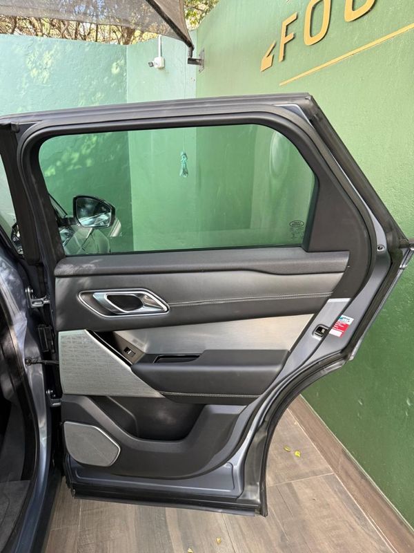 2019-Land-Rover-Range-Rover-Velar-20-D-SE-D240 image:12