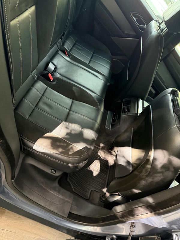 2019-Land-Rover-Range-Rover-Velar-20-D-SE-D240 image:13