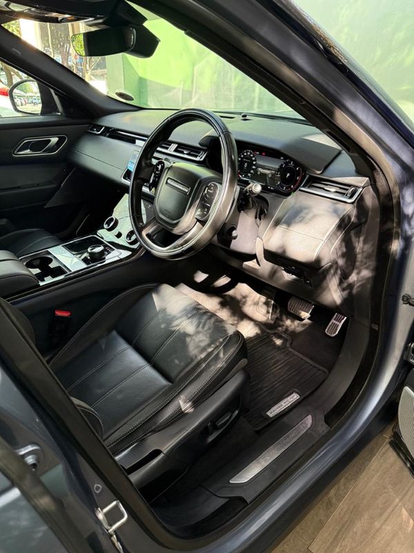 2019-Land-Rover-Range-Rover-Velar-20-D-SE-D240 image:16