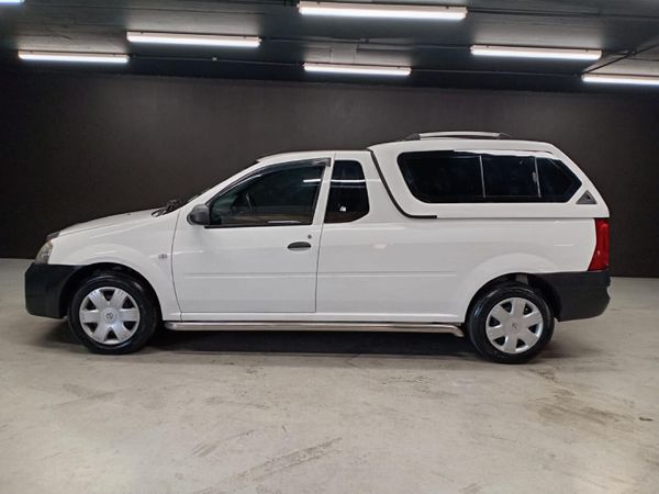 2017-Nissan-NP200-16-AC-Safety-Pack image:2