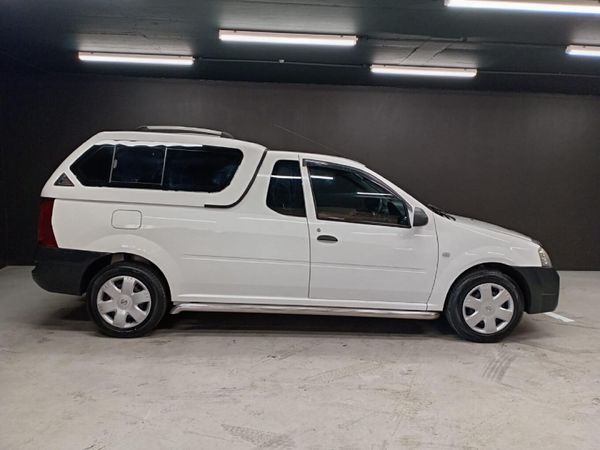 2017-Nissan-NP200-16-AC-Safety-Pack image:5