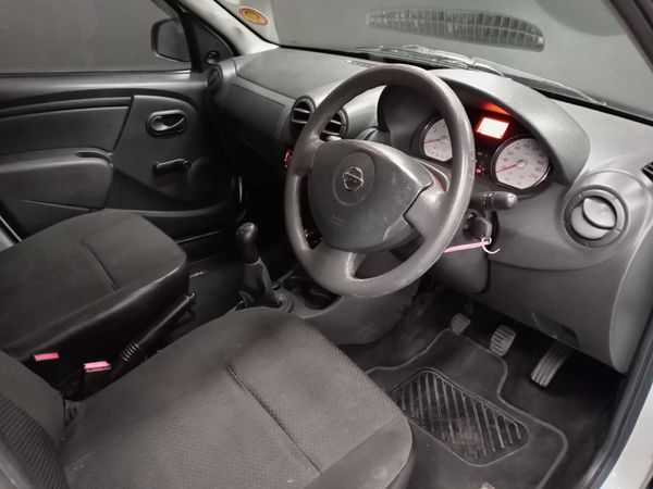 2017-Nissan-NP200-16-AC-Safety-Pack image:7