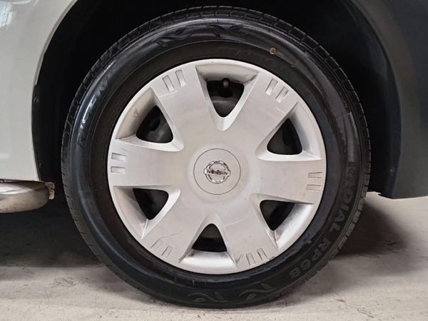 2017-Nissan-NP200-16-AC-Safety-Pack image:8